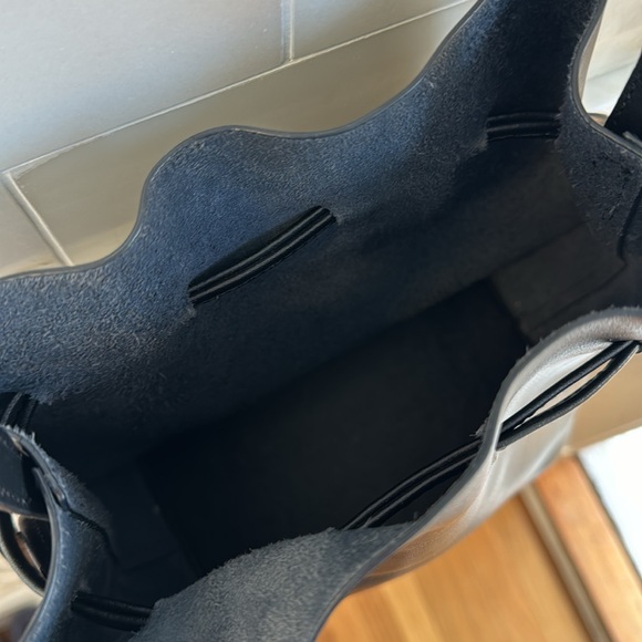 Black vegan leather bucket bag - Picture 4 of 7